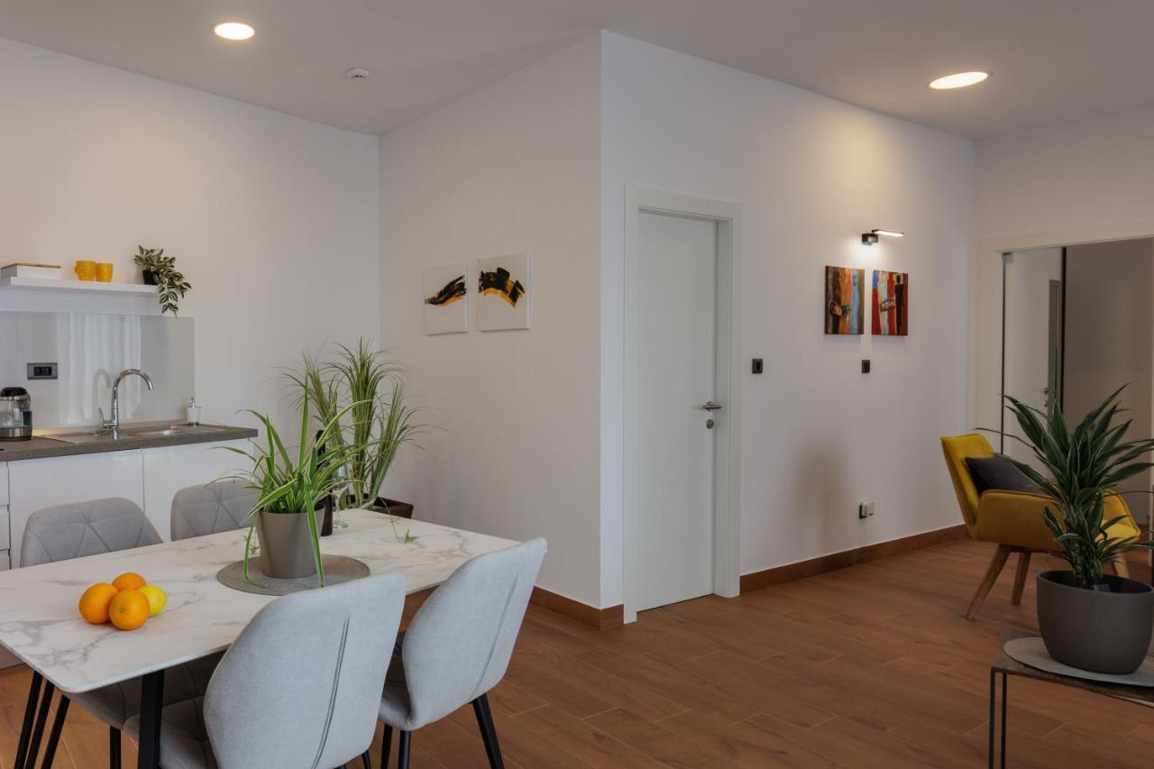 Terra 5 Deluxe Apartment On The Ground Floor With Private Parking Rijeka Extérieur photo