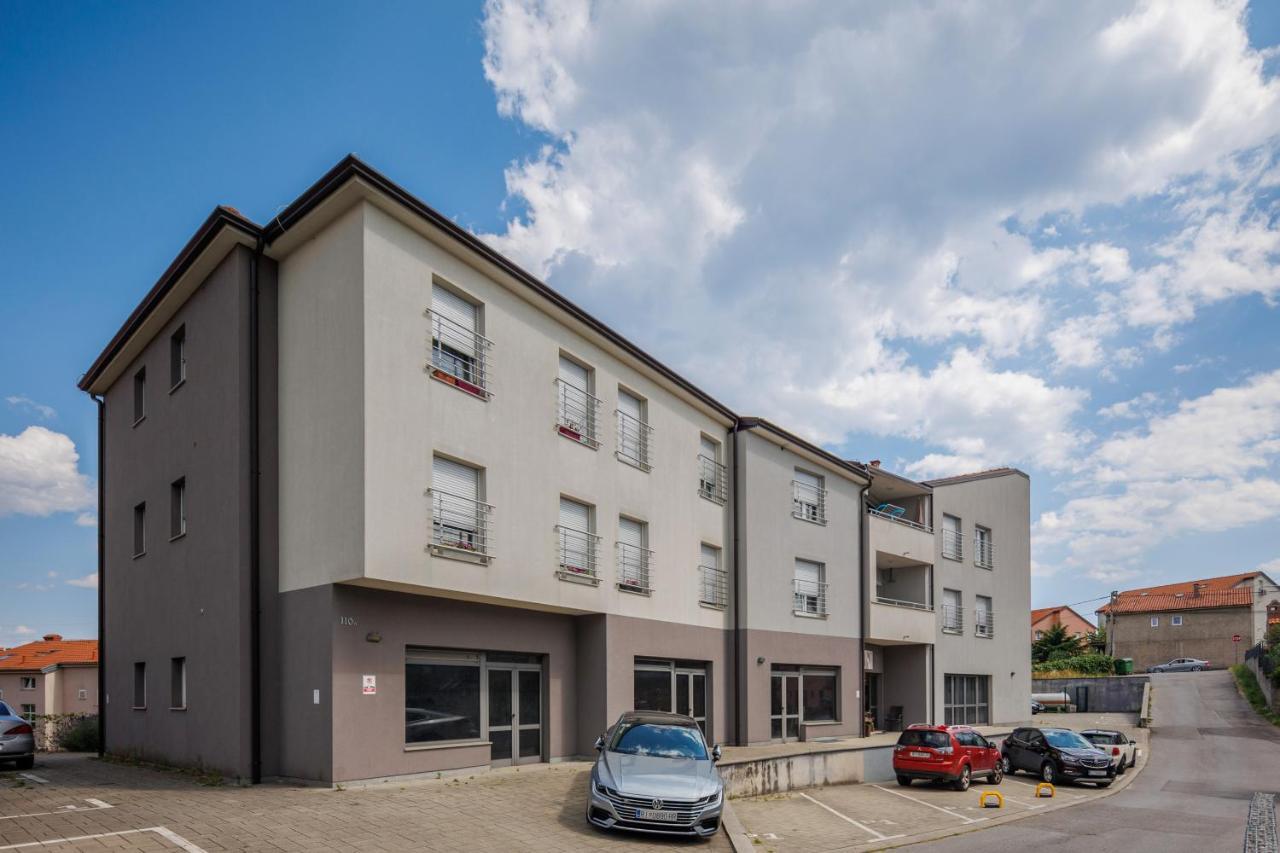 Terra 5 Deluxe Apartment On The Ground Floor With Private Parking Rijeka Extérieur photo